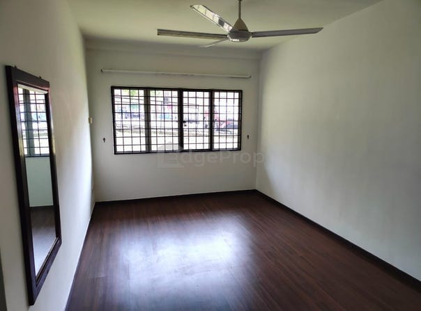 Jalan Putra Permai 2, Bandar Putra Permai, Seri Kembangan, Selangor 43300
