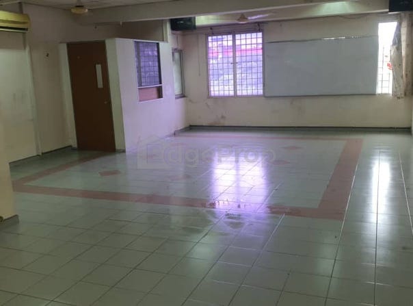 Jalan Medan Selayang 1, Batu Caves, Selangor 68100