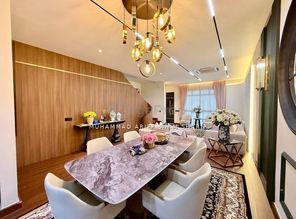 Jalan Setia Tropika 11/4, Johor Bahru, Johor 81200