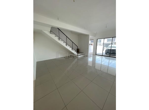 Jalan Ulek Mayang , Bandar Bukit Raja, Selangor 40150