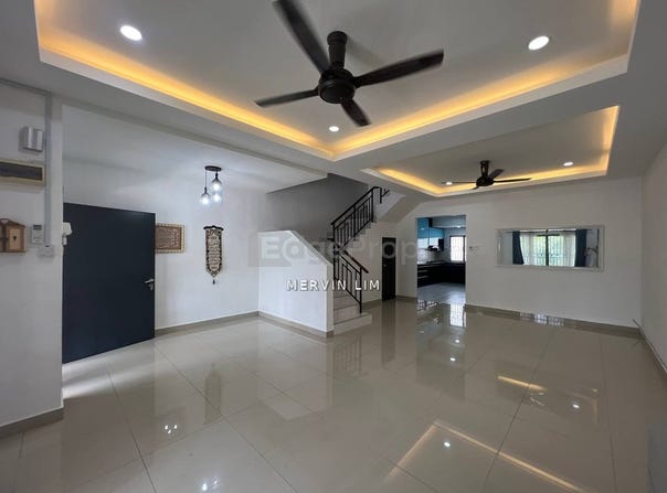 Jalan Parklands, Semenyih, Selangor 43700