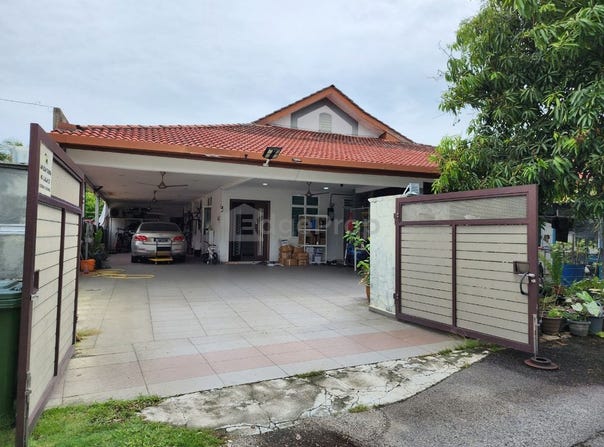 Jalan Pinggiran Putra, Kajang, Selangor 43800