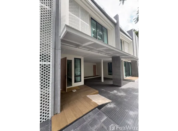 229/6 Sukhumvit 49, Khlong Tan Nuea, Vadhana, Bangkok, 10110 Thailand, Vadhana, Bangkok