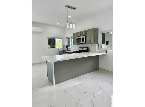 MARLIN DRIVE, WEST WINDS 2, West Bay Street, 
