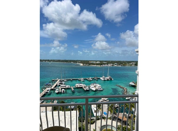 ONE OCEAN 807, Paradise Island, 