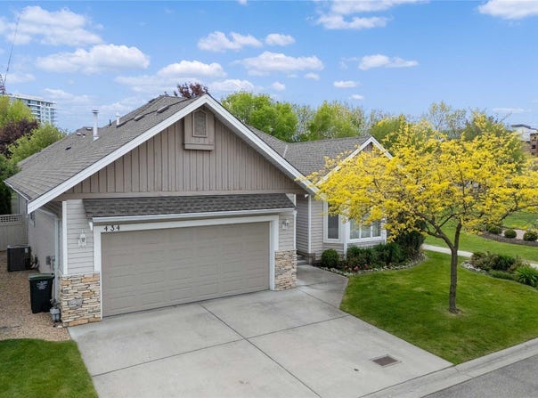 665 Cook Road 434, Kelowna, BC V1W 4T4