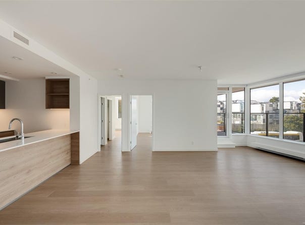 363 Tyee Rd 305, Victoria, BC V9A 0B5