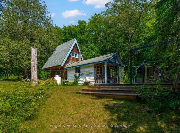 382 Oastler Park Road, Seguin, ON P2A 2W8