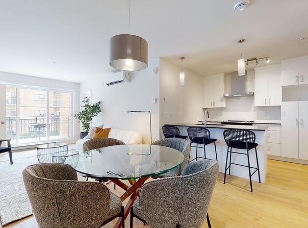 350 Boul. des Cépages 405, Laval (Duvernay), QC H7A 0K1