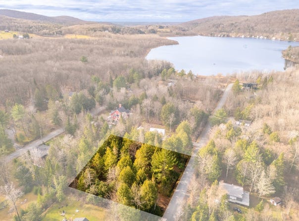 17 Rue du Chevreuil, Bromont, QC J2L 1Z4