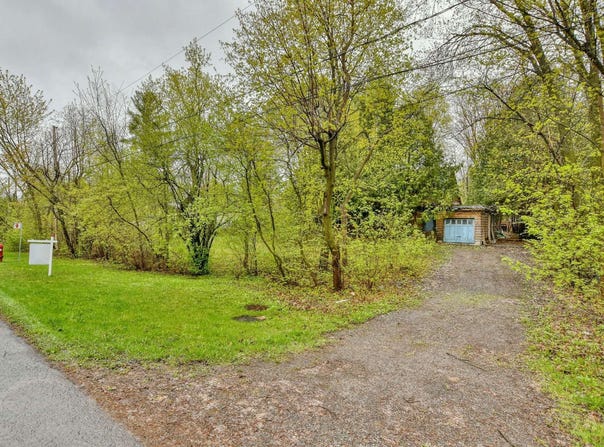 312 Rue Westward, Rosemère, QC J7A 1T1