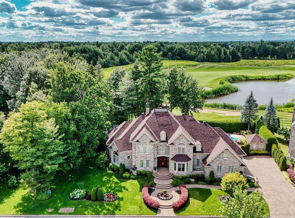 17 Rue de Chinon, Blainville, QC J7B 1Y2