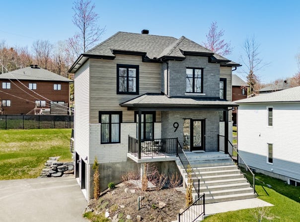 9 Rue Duncan-Bruce, Sherbrooke (Lennoxville), QC J1M 2J2