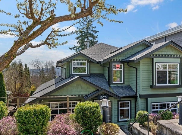 1075 Adderley Street, North Vancouver, BC V7L 1T4