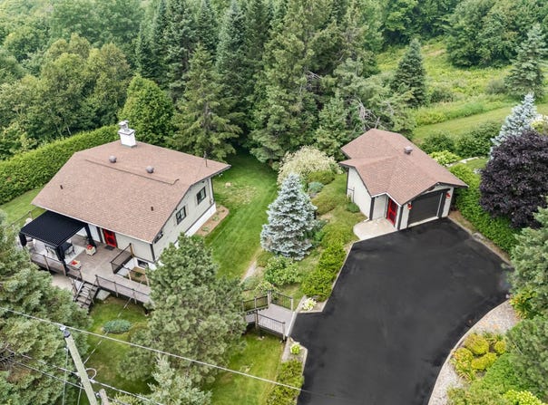 2101 Rue Matterhorn, Val-David, QC J0T 2N0