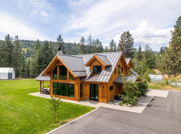 6400 Keyes Avenue, Peachland, BC V0H 1X8