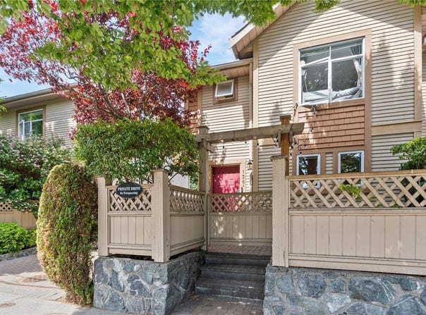 136 Superior St A, Victoria, BC V8V 1T1
