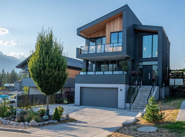 2929 Snowberry Place, Squamish, BC V8B 1B1