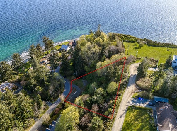 1551 Kye Bay Rd, Comox, BC V9M 3T7