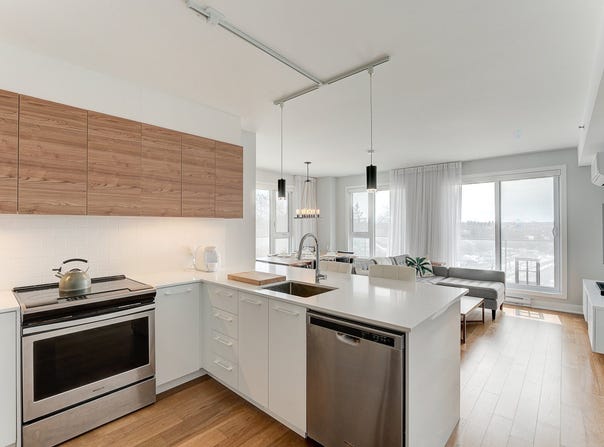 64 Ch. St-François-Xavier 418, Candiac, QC J5R 0V1