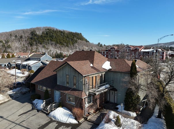 80 82 Rue Principale, Saint-Sauveur, QC J0R 1R6