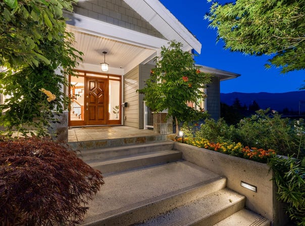 1122 Kilmer Road, North Vancouver, BC V7K 1R1