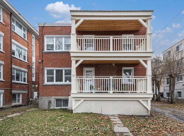 340 Lacasse Avenue, Vanier and Kingsview Park, ON K1L 7A9