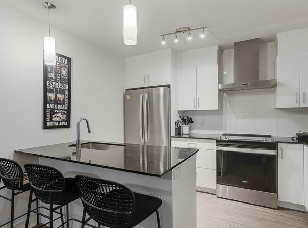 350 Boul. des Cépages 206, Laval (Duvernay), QC H7A 0K1