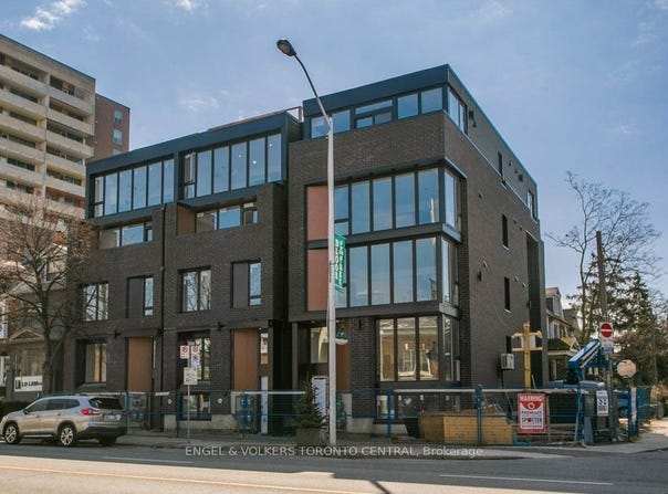 1555 Bloor Street W 4, Toronto, ON M6P 1A5