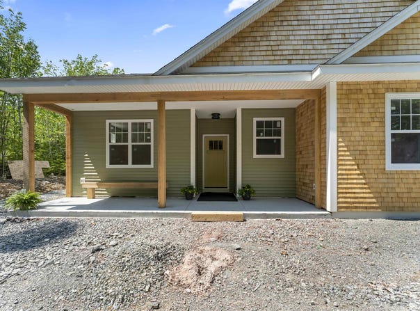216 Bretton Woods Road, Mount Uniacke, NS B0N 1Z0
