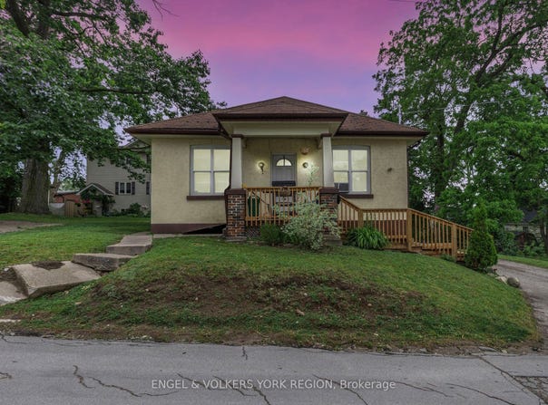 23 Lount Street, Barrie, ON L4M 3E3