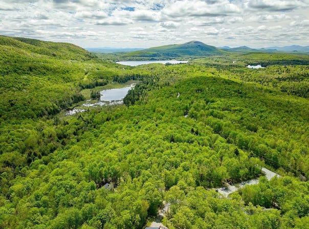 12 Place de la Réserve, Eastman, QC J0E 1P0