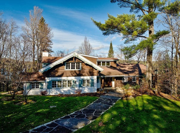 10 Ch. de la Pointe-Greenshields, Sainte-Agathe-des-Monts, QC J8C 1M9