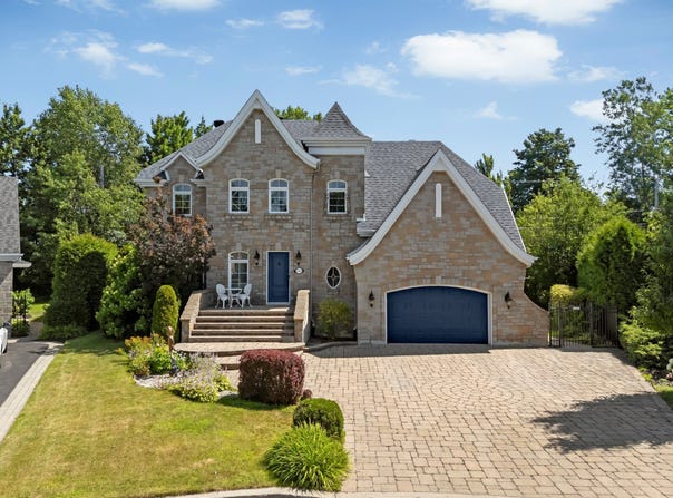 103 Place des Dunes, Bois-des-Filion, QC J6Z 4V9
