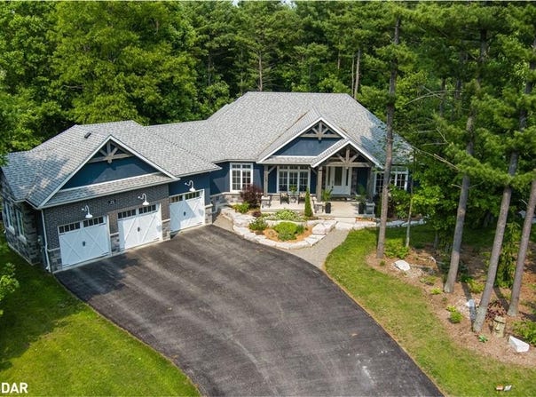 77 Mennill Drive, Minesing, ON L9X 0J2