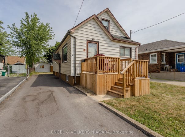 61 Hamilton Street E, St. Catharines, ON L2S 1K8