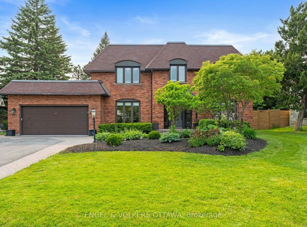 20 Garand Place, Alta Vista and Area, ON K1H 8M1