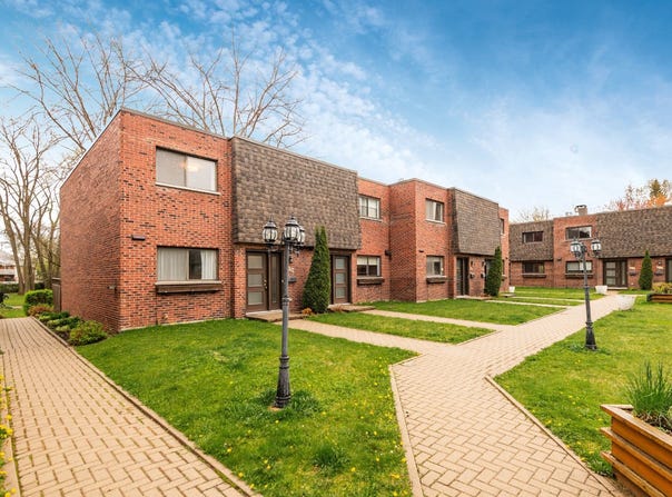 328Z Place Samuel-De Champlain, Boucherville, QC J4B 6L2