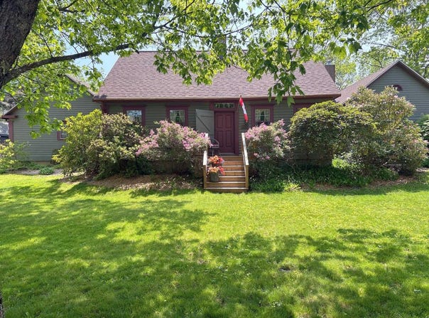 328 Main Street, Mahone Bay, NS B0J 2E0