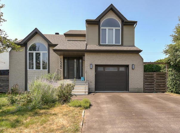 1520 Rue Daly, Chambly, QC J3L 5T9