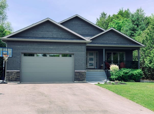 131 Arthur Street E, Blue Mountains, ON N0H 2P0