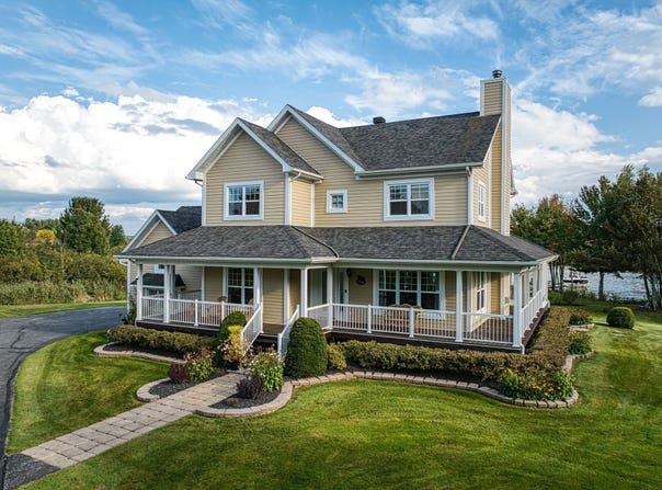 996 Ch. Bolduc, Magog, QC J1X 3W5