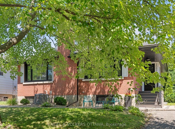 2097 Neepawa Avenue, Carlingwood - Westboro and Area, ON K2A 3L8