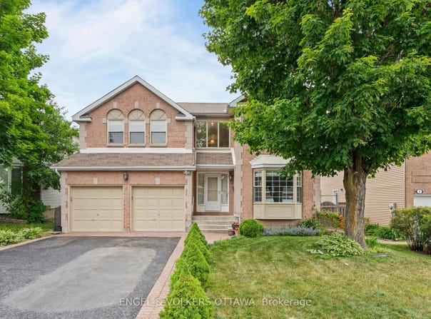 4 Collingwood Crescent, Kanata, ON K2K 2G6