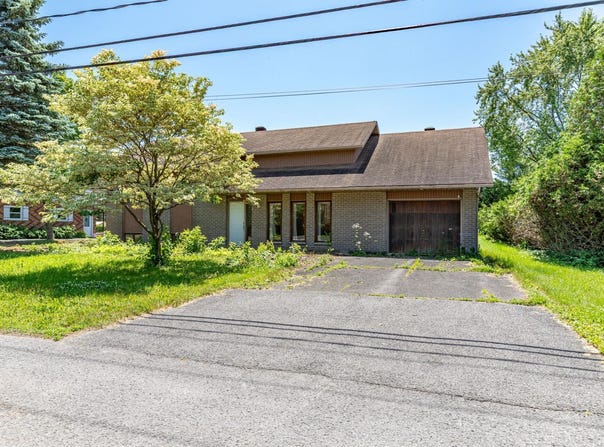 404 Rue Principale, Saint-Basile-le-Grand, QC J3N 1K4