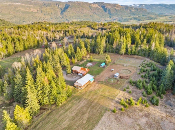 198 Edgar Road, Salmon Arm, BC V1E 2Y2