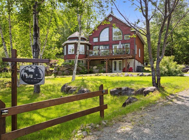 271 Ch. du Lac-aux-Ours, Lac-Supérieur, QC J0T 1P0