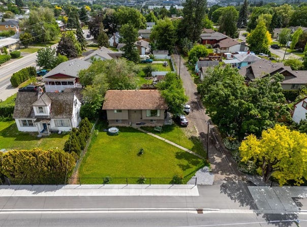 1502 32 Avenue, Vernon, BC V1T 2H8