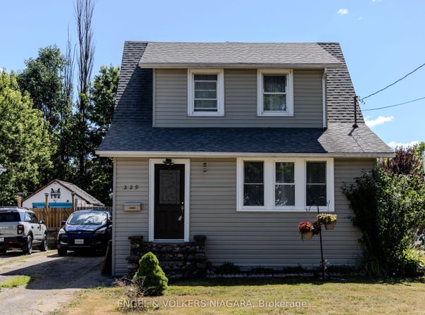 229 North Street N, Fort Erie, ON L2A 3R9