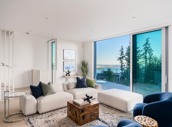 3317 Chippendale Road, West Vancouver, BC V7S 0B7